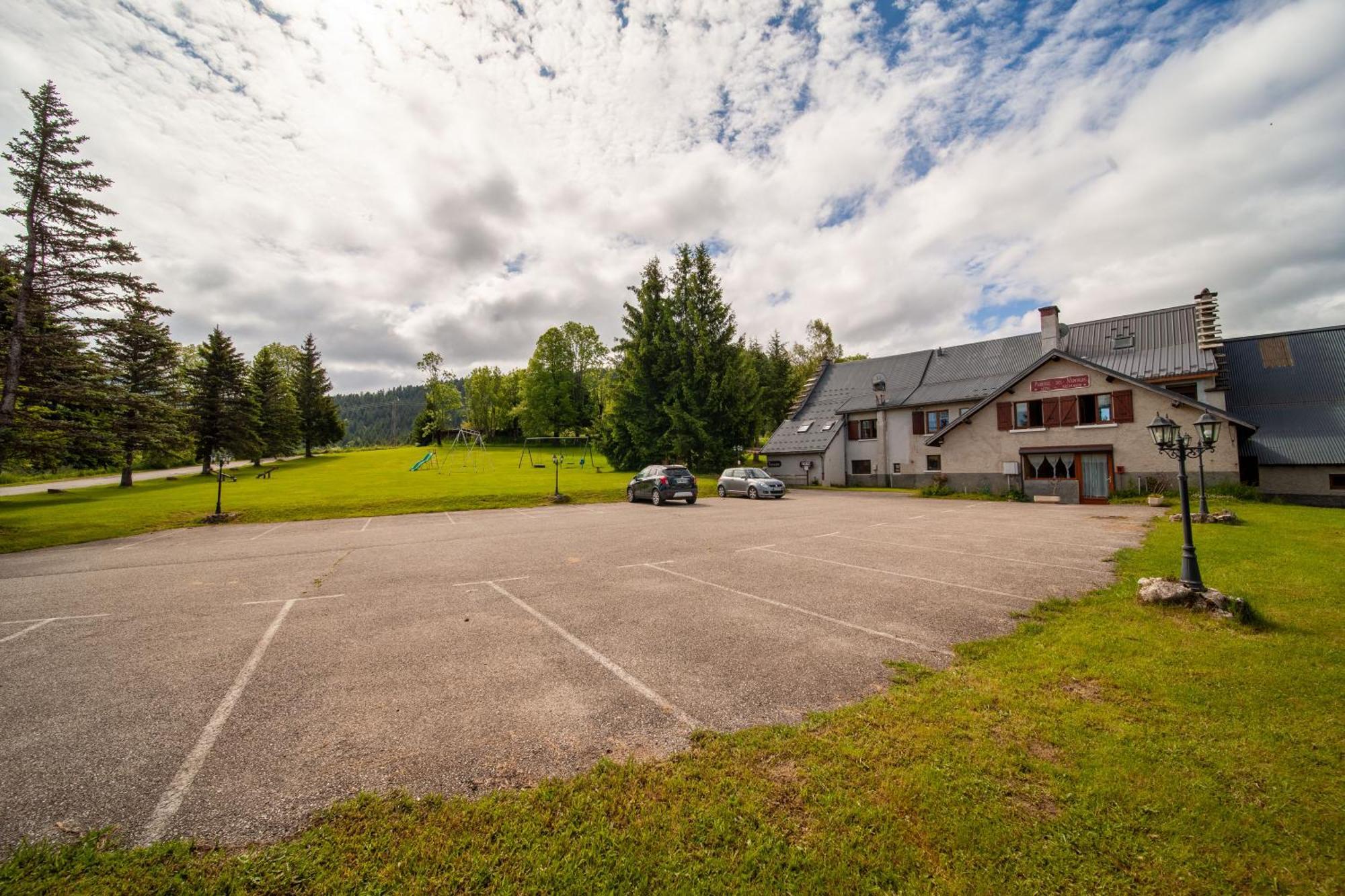 Auberge Des Montauds - Hotel & Restaurant Виллар-де-Ланс Экстерьер фото